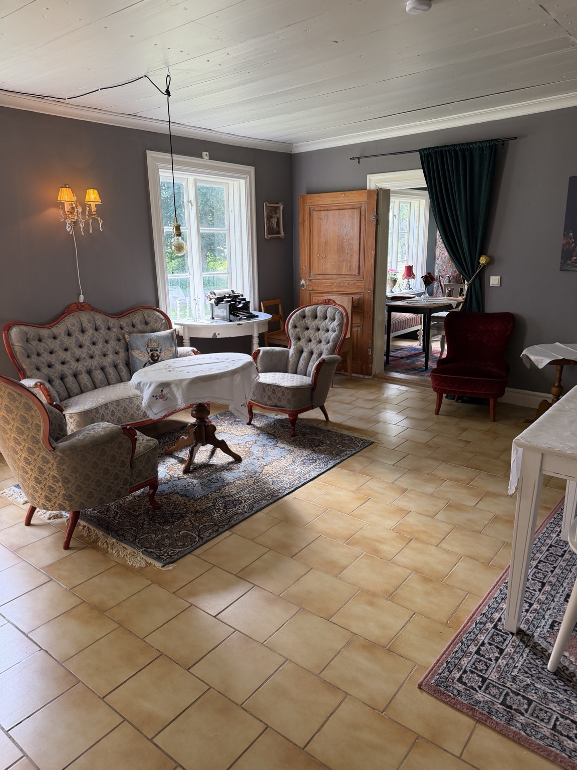 En ombonad salong på Flishult herrgård
